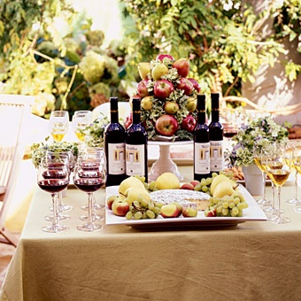 Planning A Casual Vineyard Wedding vineyardtable Planning A Casual Vineyard Wedding