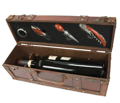 unknown Treasure Chest Wine Box with 4 Piece Wine Set